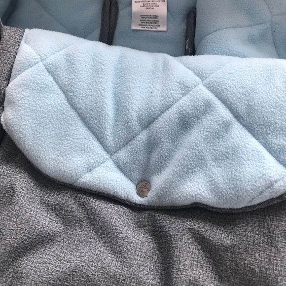 BLIZZ carseat cover ! - Picture 6 of 8